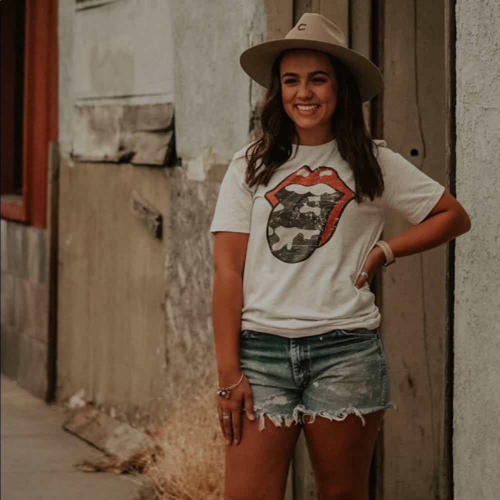 Meet your Posher, Alyce